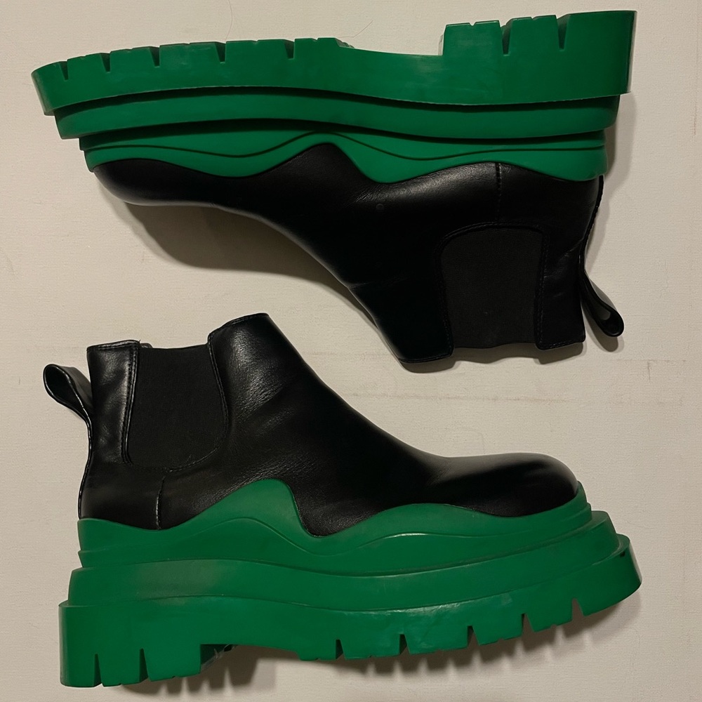 bottega veneta tire chelsea ankle boot